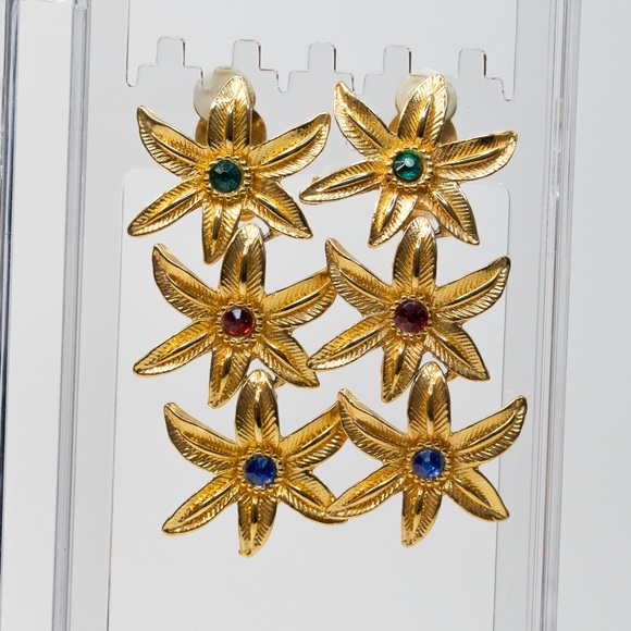 Trifari Starfish/ Flower shaped clip on earrings - Picture 7 of 7